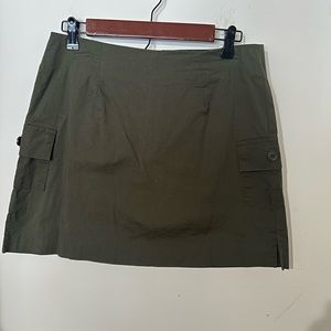 Women’s Bamboo Traders Green Cargo Skort